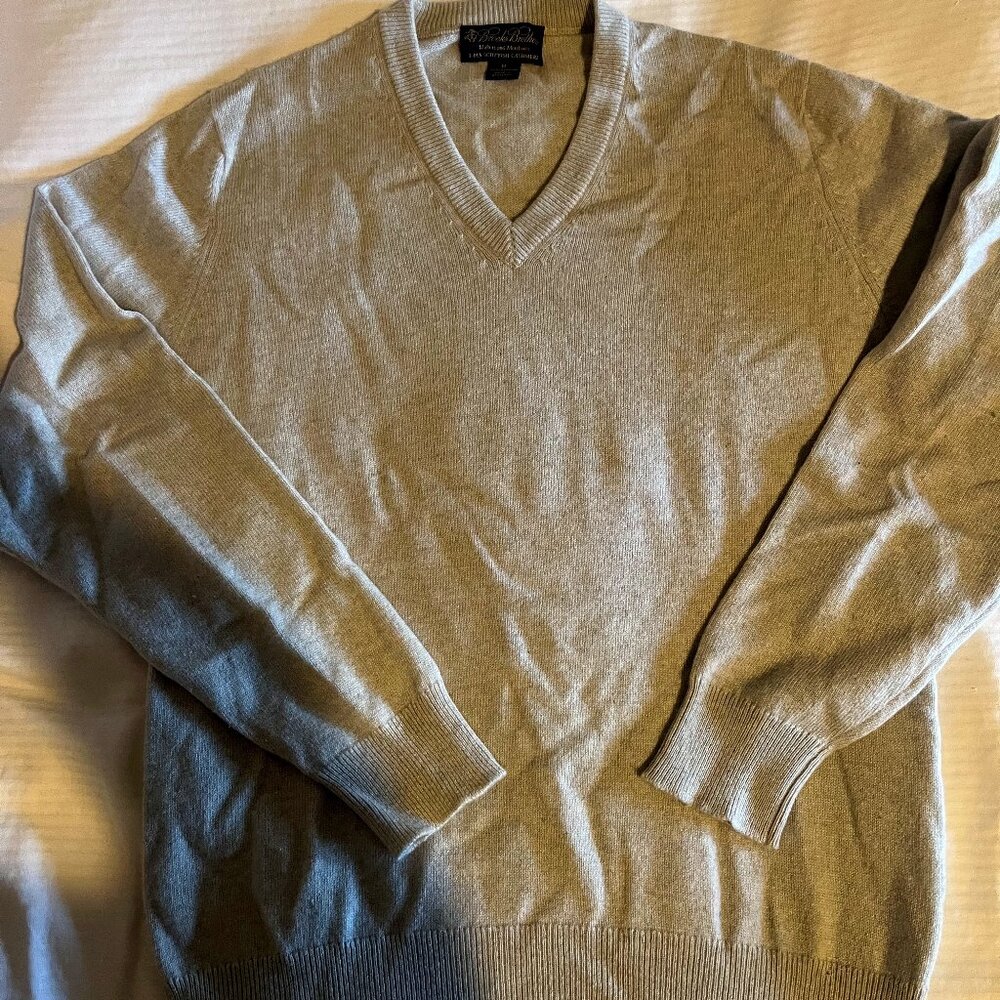 Brooks Brother 3 Ply Scottish 100% Cashmere sweater.  Size Medium Tan/gray color